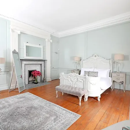 Drylaw House, Grade A Listed Mansion Near Centre Casa de Férias