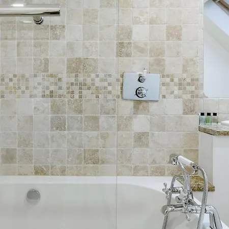 Drylaw House, Grade A Listed Mansion Near Centre Edimburgo