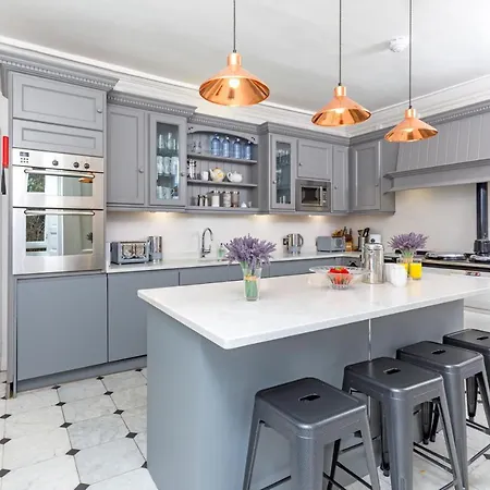 Drylaw House, Grade A Listed Mansion Near Centre Casa de Férias