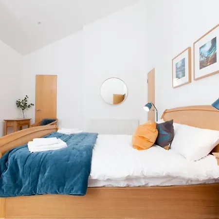Deluxe Duplex With Garage * Edinburgh