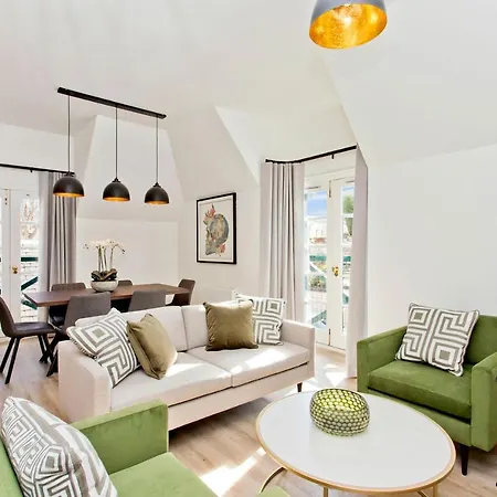 Newly Reno'd 2 Bed With Free Parking Edinburgh