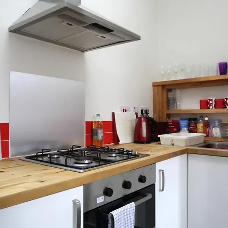 Modern And Colourful Flat By The Castle * אדינבורו