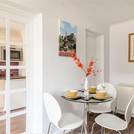 Stunning 1 Bed At Holyrood Palace & Arthurs Seat * 爱丁堡