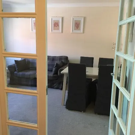 Alba Apartments- Gentle's Entry Apartamento