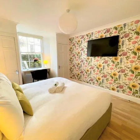 Appartement Elite 3 Bed New Town With Private Walled Garden