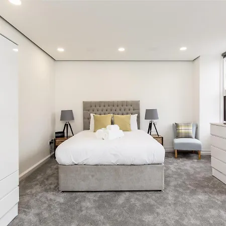 Refurbished Studio Next To The Royal Mile Apartmán