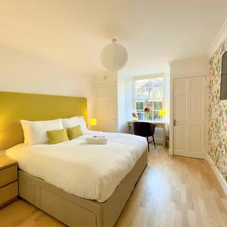 Appartement Elite 3 Bed New Town With Private Walled Garden