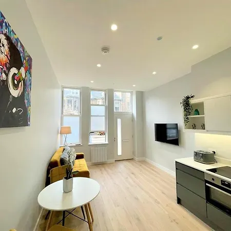 Chic, Newly Reno'd 1 Bed Open Plan, Nr The Meadows *