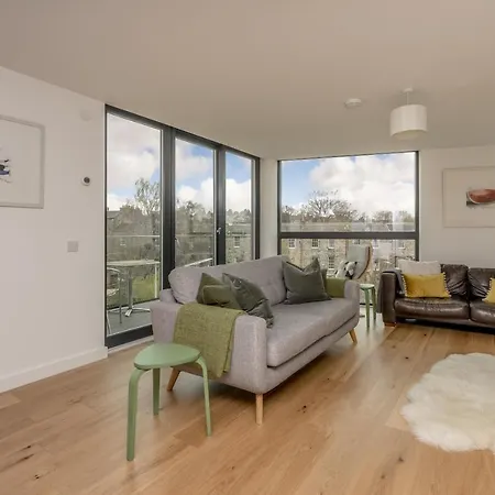 Designer Urban Apartment With City Terrace Apartment *