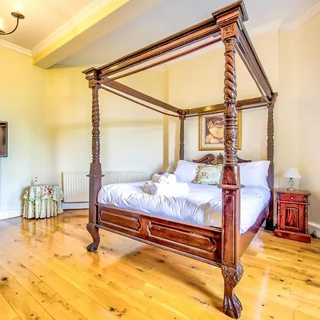 Famous House, 1 Minute From Castle Edinburg