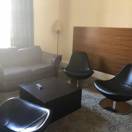 Cairn & Aparthotel EDI