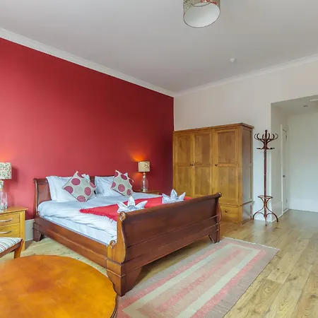 No32 3* Edinburgh