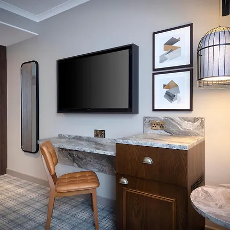 Hotell Leonardo Royal 4*