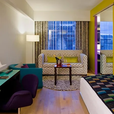 Radisson Collection Hotel, Royal Mile 5*