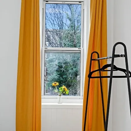 Wonderful & Comfy 2 Bedroom - Close To Centre - Free Parking * Edimburgo