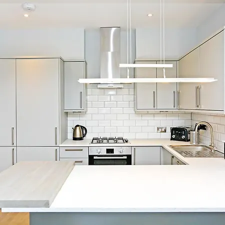 Ultra Modern, Stylish Next To Princes St Apartment Edinburgh