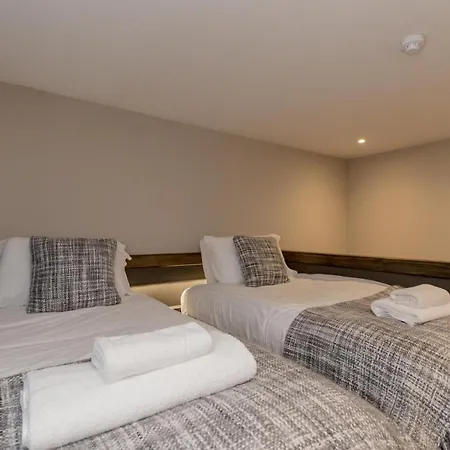 Bohemian Luxury In The Heart Edinburghs Leith District *