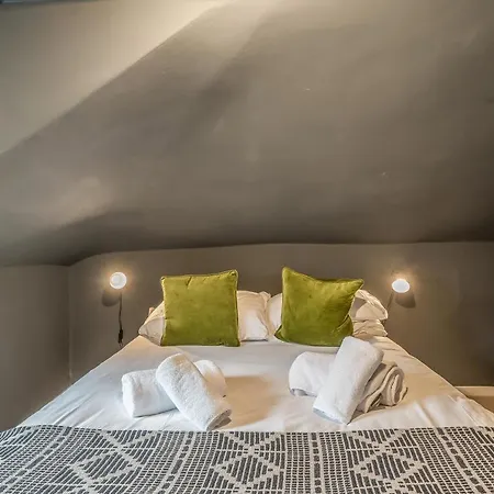 Castle Street - Colourful Retreat In Heart Of Centre - Walk To Everywhere! 公寓