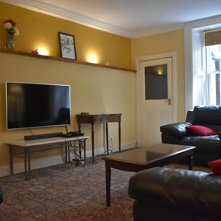 West End Apartment *