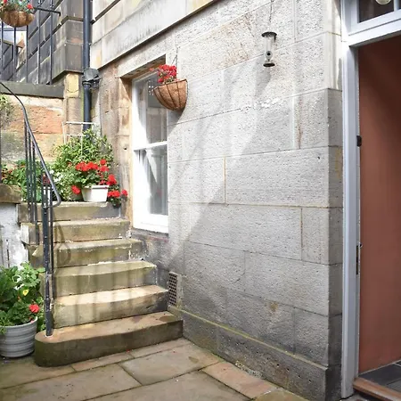 West End * Edinburgh