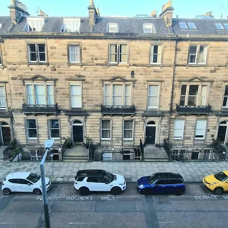 Stunning 2 Bedroom Georgian *