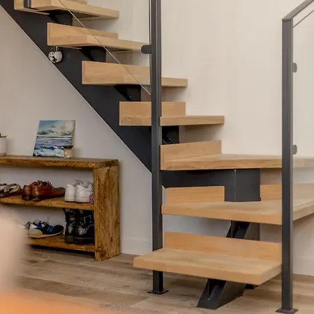 2bd Loft Style - - Free Parking - Pass The Keys דירה