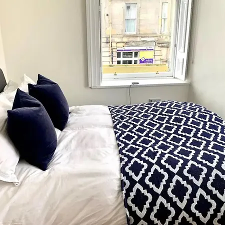 Bright And Cosy 2 Bedroom Flat In Trendy Leith * Edinburgh