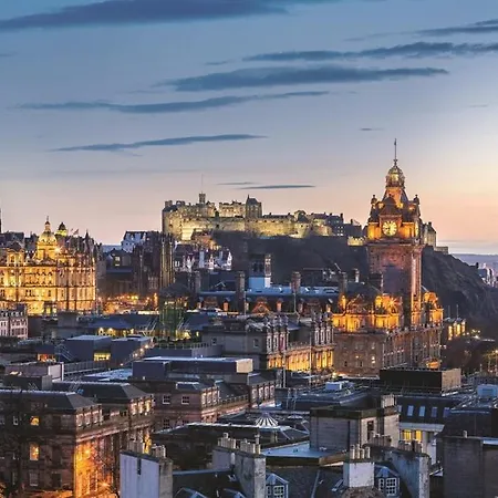 Apartment Immaculate Modern City Centre Apartment Edinburgh