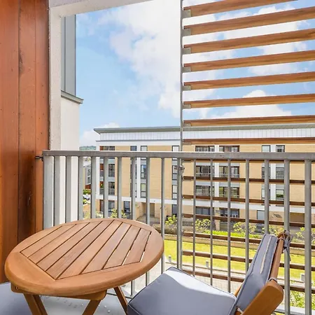 Joivy Modern 2 Bed Flat Near Inverleith Park, With Terrace And Free Parking *