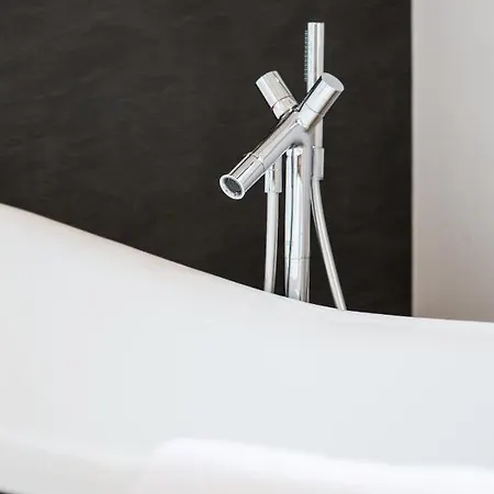 Exclusive 2 Bed, Free Private Parking, In West End * Edimburgo