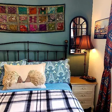 Couette-café Edinburgh's Dean Village River View Retreat *