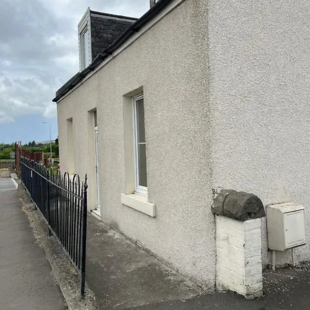 4 Bed Near Airport * Edimburgo