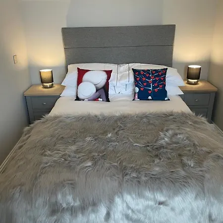 Immaculate Refurbished West End