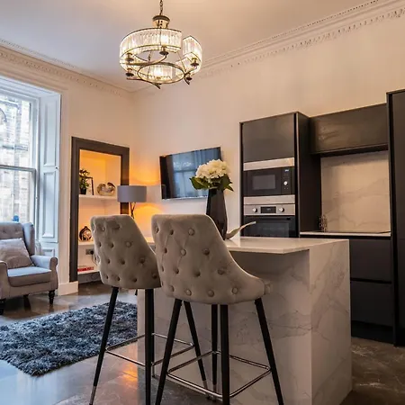 2bedroom By The Castle Apartment