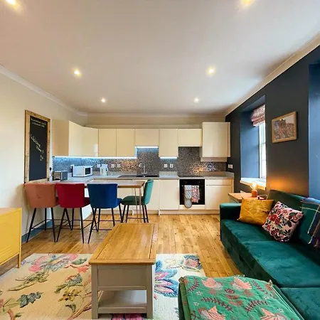Lively & Energetic 2br On The Royal Mile Edynburg
