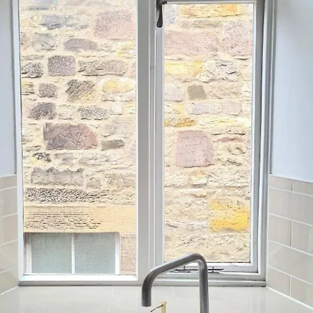 Spacious 3 Bed City Centre Apartment Apartment Edinburgh