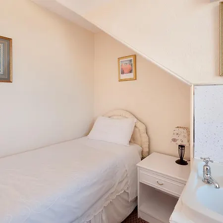 Beachfront فندق مبيت وإفطار