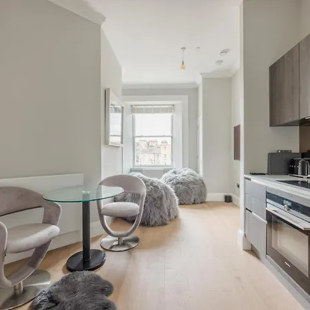 דירה Immaculate Refurbished West End *