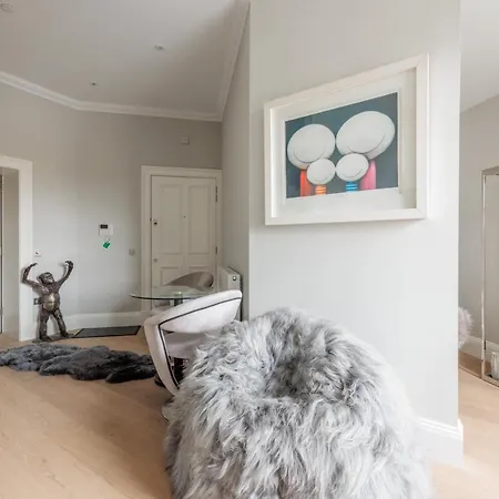 דירה Immaculate Refurbished West End אדינבורו