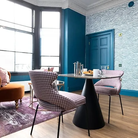 Apart-hotel 30 Castle Street 3*