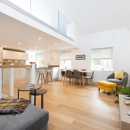 Lägenhet Modern 3-storey 3-bedroom