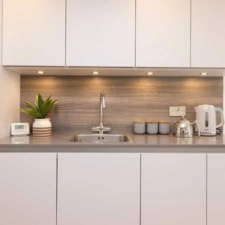 Apartamento Modern 3-storey 3-bedroom Edimburgo