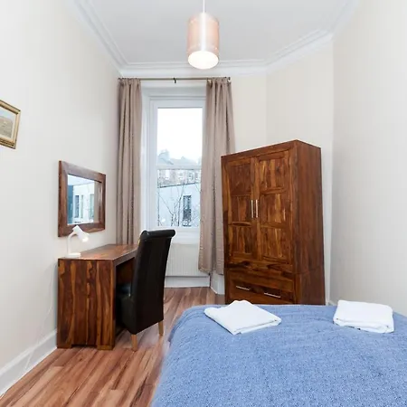 Charming Large City Centre Apartment *
