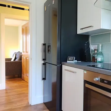 The Amazing Iona Street - 2 Bedroom Free Parking *