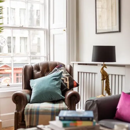 Lovely 3bd On The Royal Mile Edinburgh
