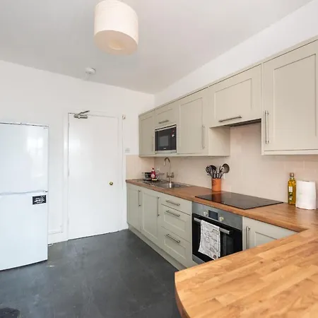 Lovely 3bd On The Royal Mile * Edinburgh