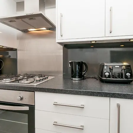 Charming Large City Centre Apartment * 爱丁堡