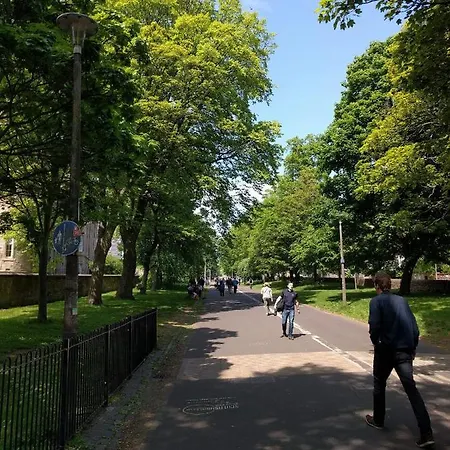 Simpson Loan Quartermile Edinburgh * Edimburgo