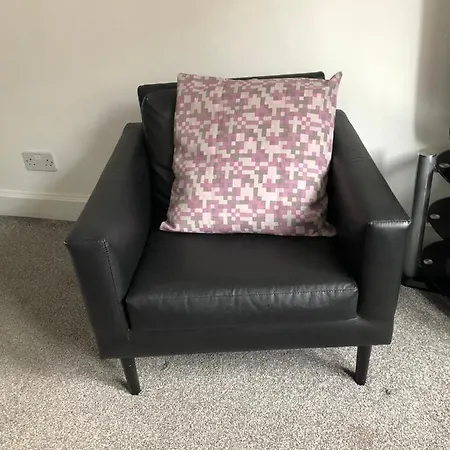 One Bedroom Flat On Ground Floor 爱丁堡