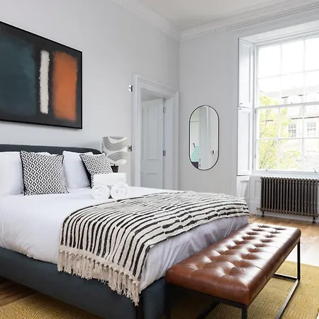 Dragon Luxury Serviced At Alva Street *